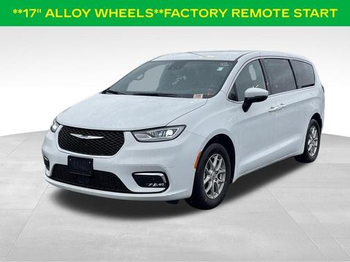 Bright White Clearcoat 2023 Chrysler Pacifica Touring
