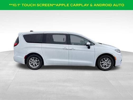 Bright White Clearcoat 2023 Chrysler Pacifica Touring