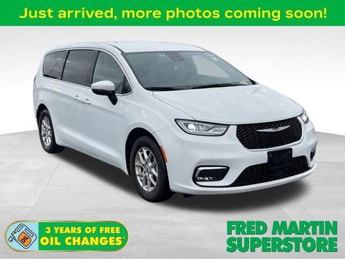 2023 Chrysler Pacifica Touring