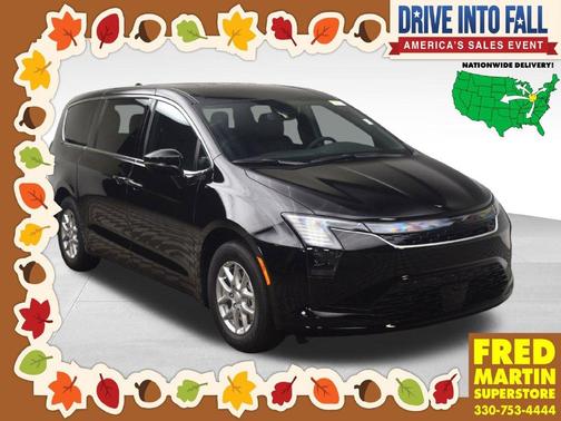 Diamond Black 2027 Chrysler Pacifica SELECT
