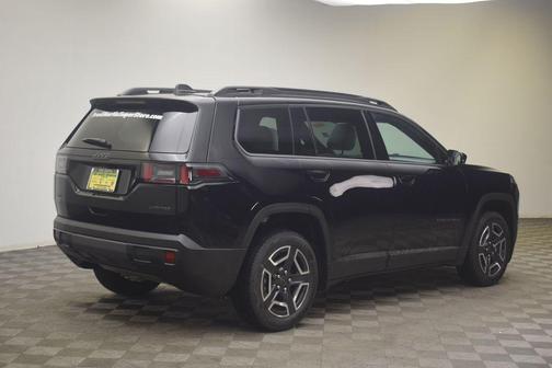 Diamond Black 2026 Jeep Cherokee LAREDO/LIMITED