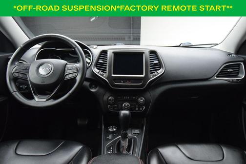 Granite Crystal Clearcoat Metallic 2020 Jeep Cherokee Trailhawk