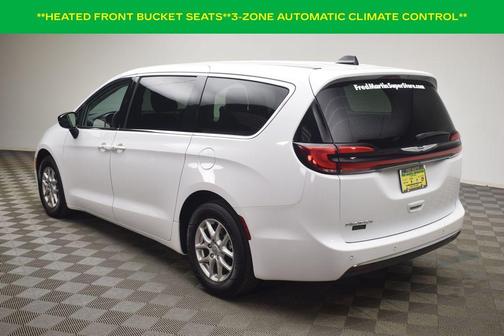 2024 Chrysler Pacifica Touring-L