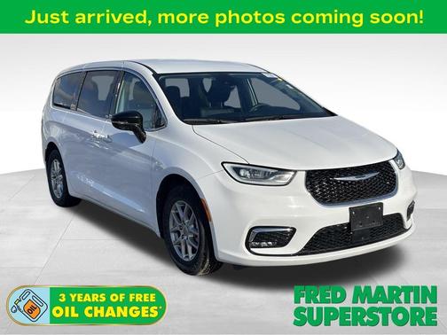 2024 Chrysler Pacifica Touring-L