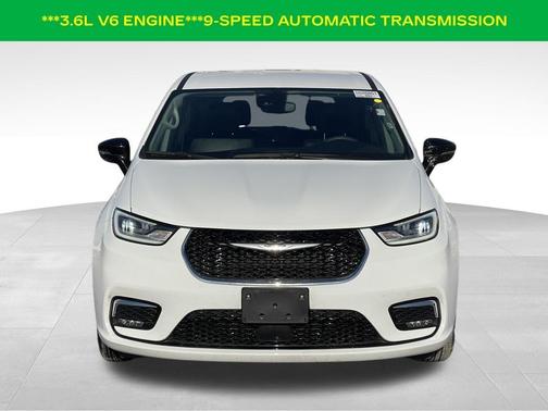 2024 Chrysler Pacifica Touring-L