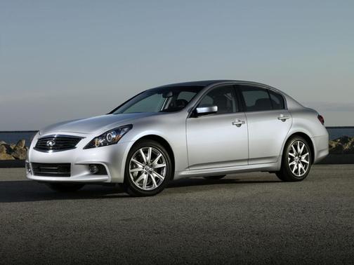 2010 INFINITI G37x 