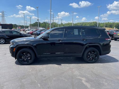 2023 Jeep Grand Cherokee L Laredo