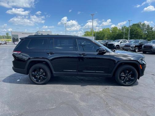 2023 Jeep Grand Cherokee L Laredo