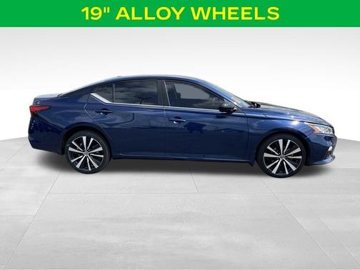 Deep Blue Pearl 2021 Nissan Altima 2.5 SR