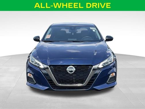 Deep Blue Pearl 2021 Nissan Altima 2.5 SR