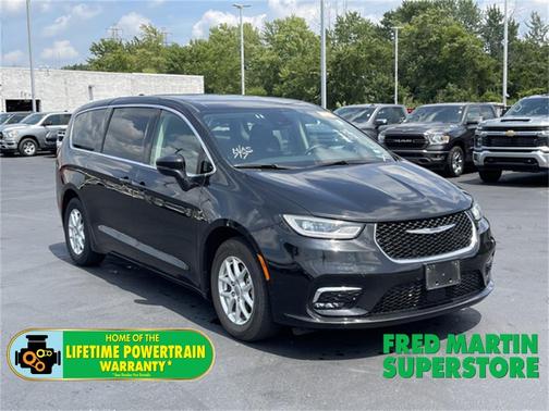 2023 Chrysler Pacifica Touring-L