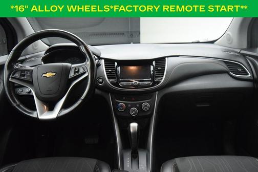 Mosaic Black Metallic 2022 Chevrolet Trax LT