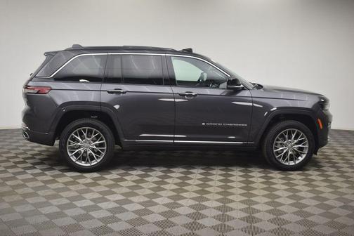 2025 Jeep Grand Cherokee Summit