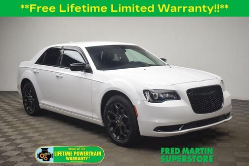 Bright White Clearcoat 2019 Chrysler 300 Touring