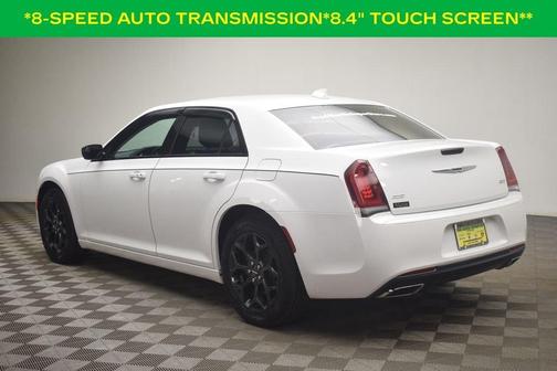 Bright White Clearcoat 2019 Chrysler 300 Touring