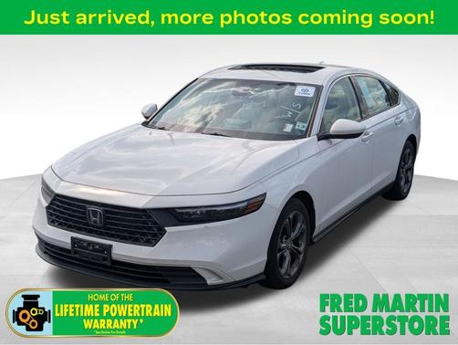 Platinum White Pearl 2023 Honda Accord EX