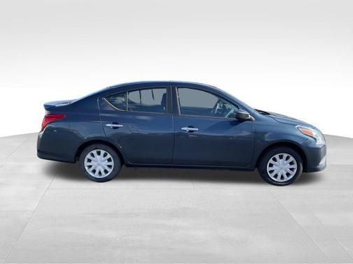 2016 Nissan Versa 1.6 SV