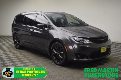 2020 Chrysler Pacifica Touring-L