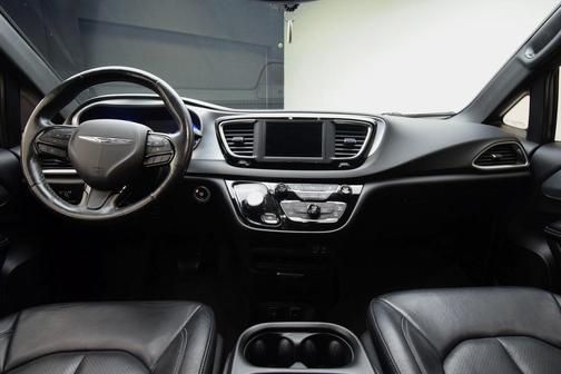 2020 Chrysler Pacifica Touring-L