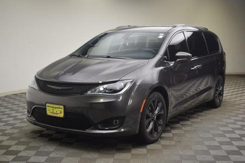 2020 Chrysler Pacifica Touring-L