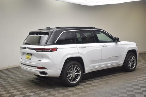 2025 Jeep Grand Cherokee Summit
