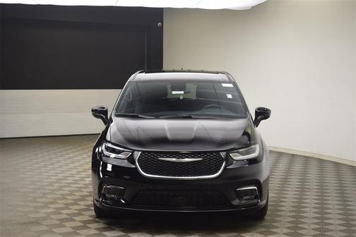 2025 Chrysler Pacifica Hybrid Select