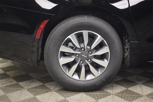 2025 Chrysler Pacifica Hybrid Select