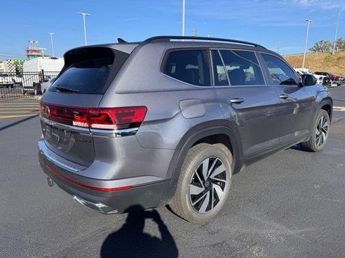 2024 Volkswagen Atlas 2.0T SE