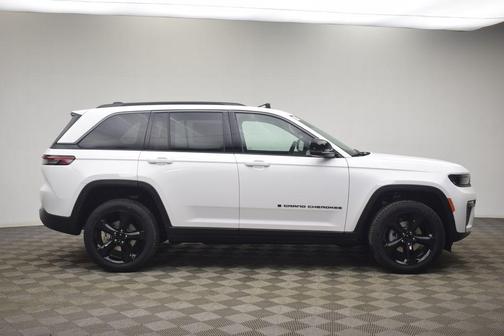 Bright White Clearcoat 2026 Jeep Grand Cherokee Limited