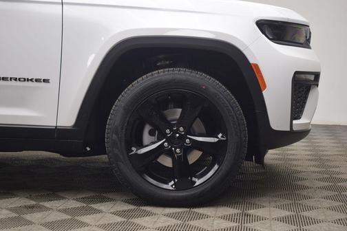 Bright White Clearcoat 2026 Jeep Grand Cherokee Limited