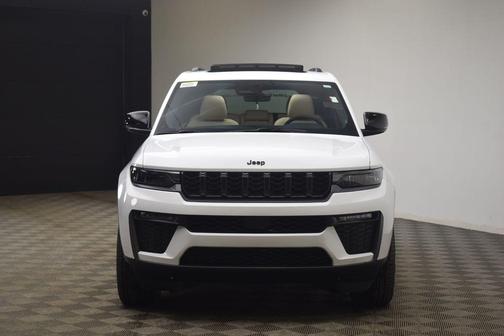 Bright White Clearcoat 2026 Jeep Grand Cherokee Limited