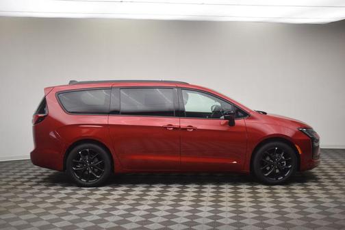 Red 2027 Chrysler Pacifica SELECT