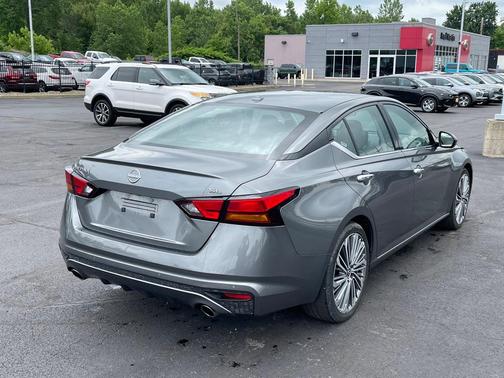 2023 Nissan Altima 2.5 SL