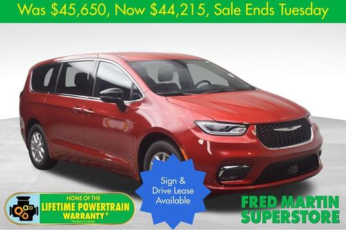 2026 Chrysler Pacifica Select