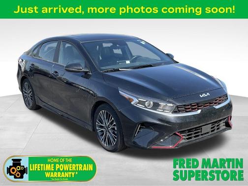 Aurora Black Pearl 2023 Kia Forte GT-Line