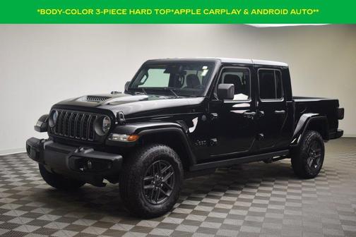 Black Clearcoat 2026 Jeep Gladiator Sport