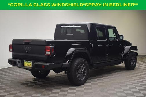 Black Clearcoat 2026 Jeep Gladiator Sport