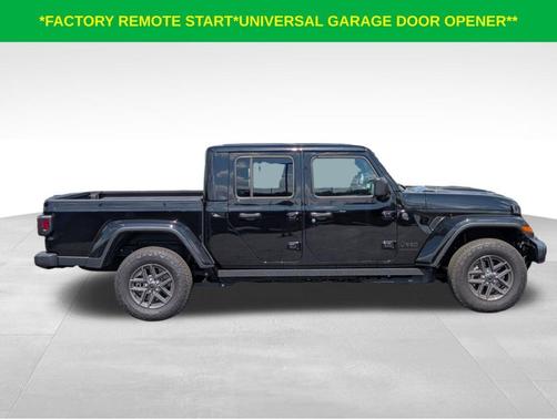 Black Clearcoat 2026 Jeep Gladiator Sport