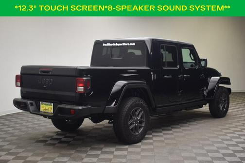 Black Clearcoat 2026 Jeep Gladiator Sport