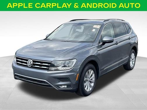 Platinum Gray Metallic 2018 Volkswagen Tiguan 2.0T SE