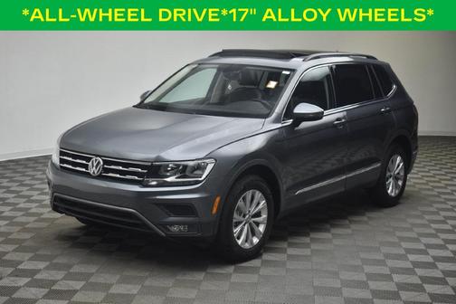 Platinum Gray Metallic 2018 Volkswagen Tiguan 2.0T SE