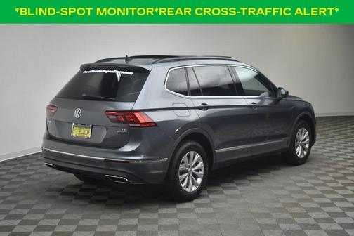 Platinum Gray Metallic 2018 Volkswagen Tiguan 2.0T SE