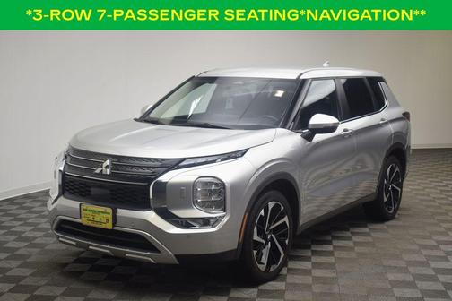 Silver 2024 Mitsubishi Outlander SE