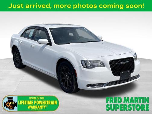 Bright White Clearcoat 2019 Chrysler 300 S