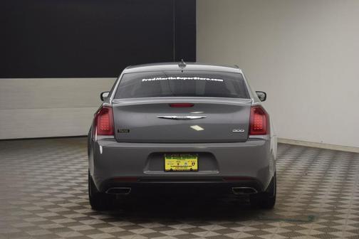 2019 Chrysler 300 Touring