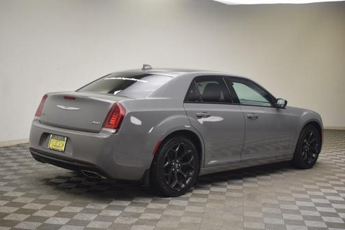 2019 Chrysler 300 Touring