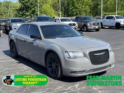 2019 Chrysler 300 Touring