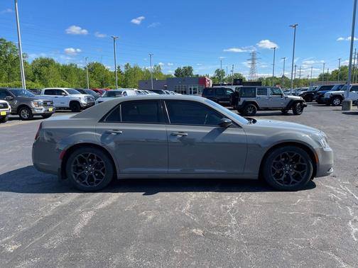 2019 Chrysler 300 Touring