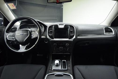 2019 Chrysler 300 Touring