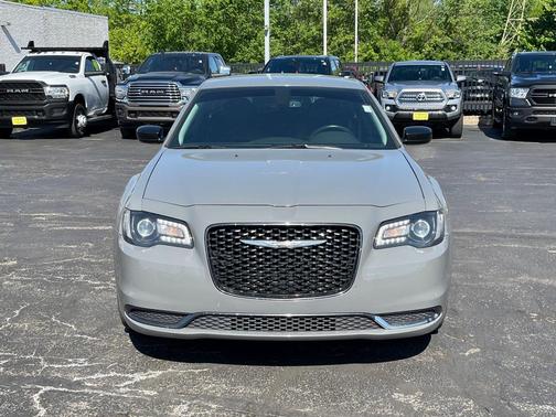 2019 Chrysler 300 Touring
